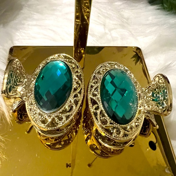 Accessories - 💜GreenStone Pair of Hair thing